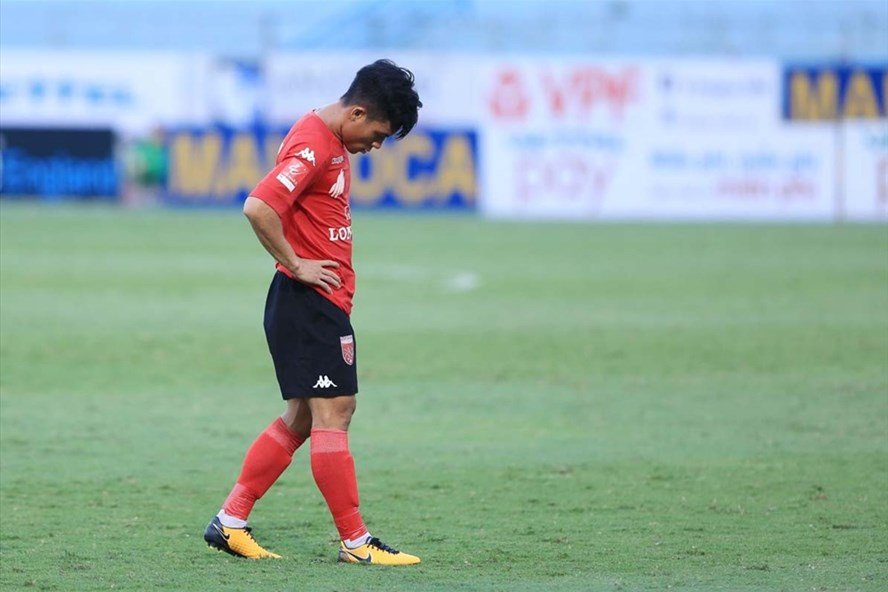 Huỳnh Tấn Tài nhận án phạt 25 triệu đồng, treo giò 5 trận và phải chịu các chi phí hợp lý cho viêc chữa trị chấn thương cho cầu thủ Dương Văn Hào.